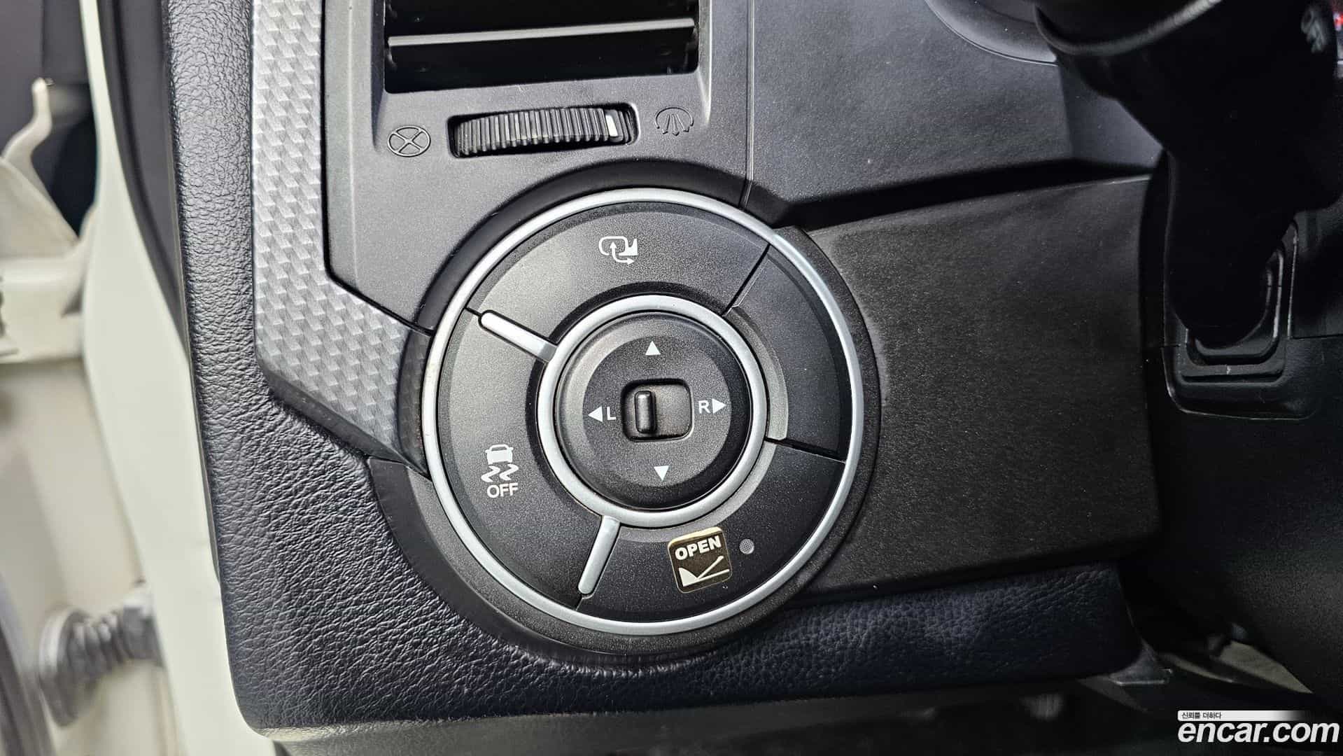 KORANDO KG_Mobility_Ssangyong 2015.8-OPTION-023