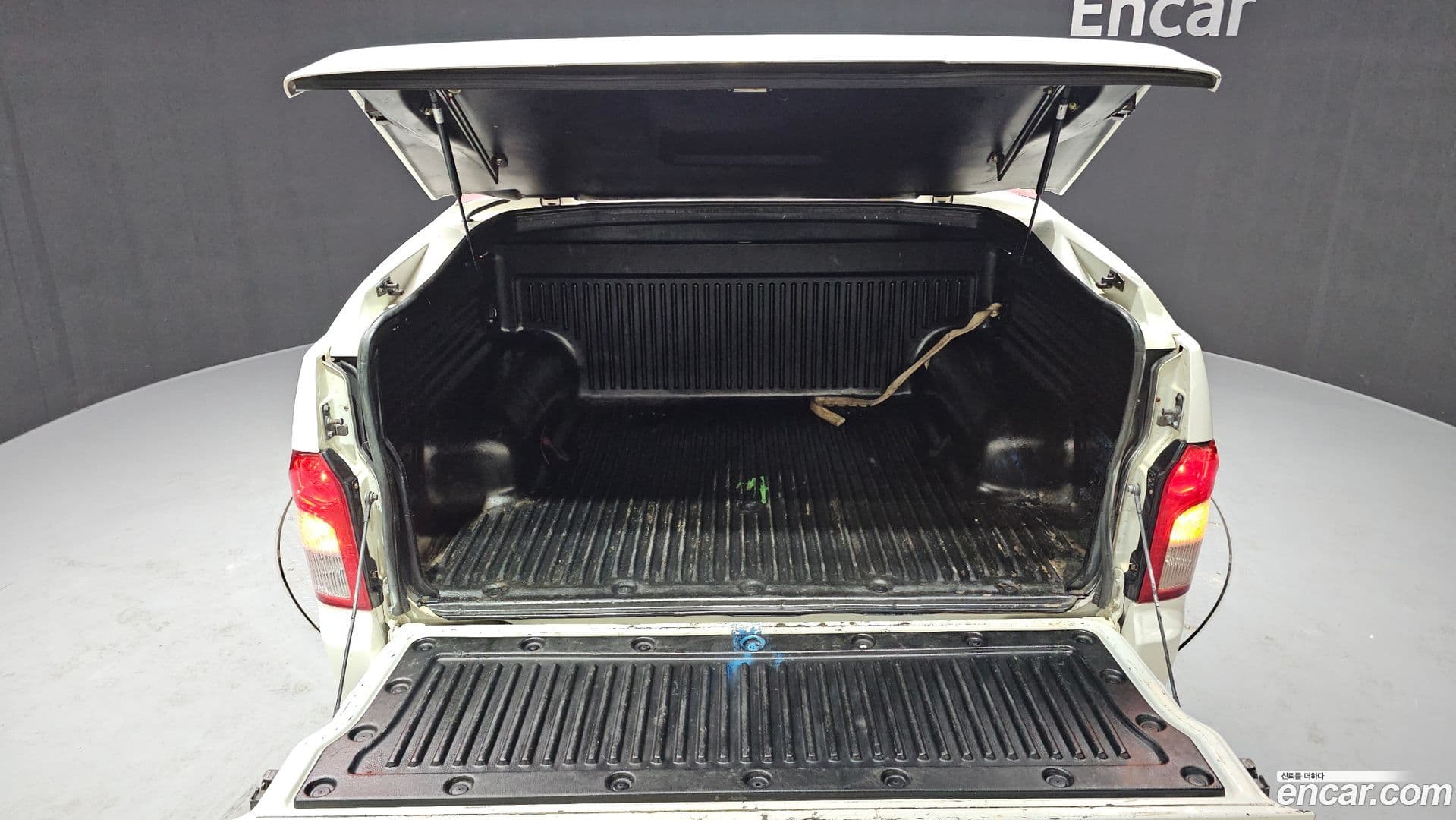 Main__Slider__Photo:KORANDO KG_Mobility_Ssangyong 2015.8-19