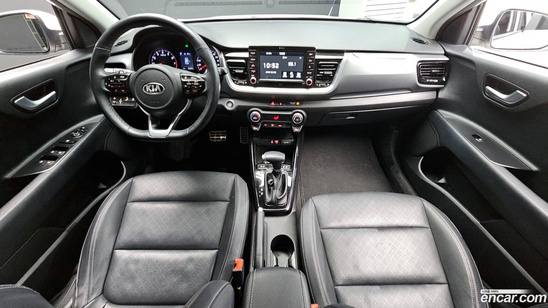 Main__Slider__Photo:Stonic Kia 2020.3-6