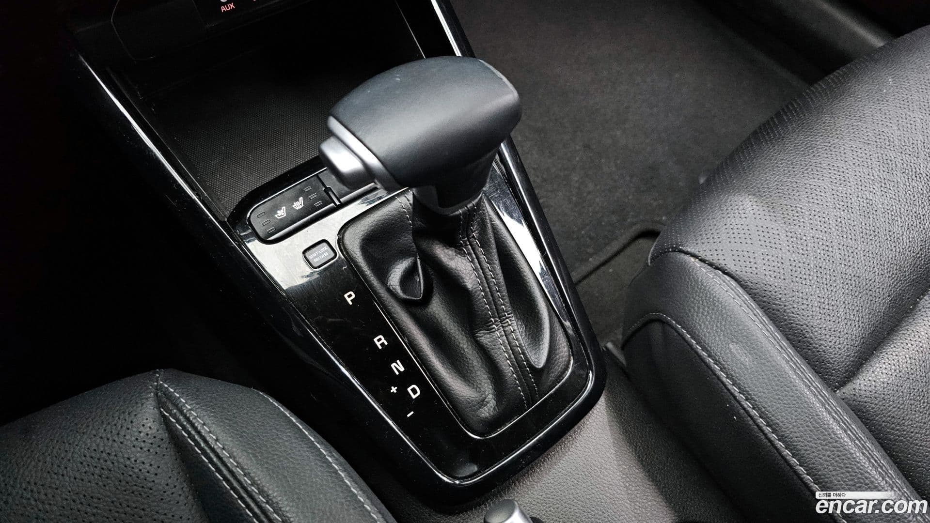 Main__Slider__Photo:Stonic Kia 2020.3-8