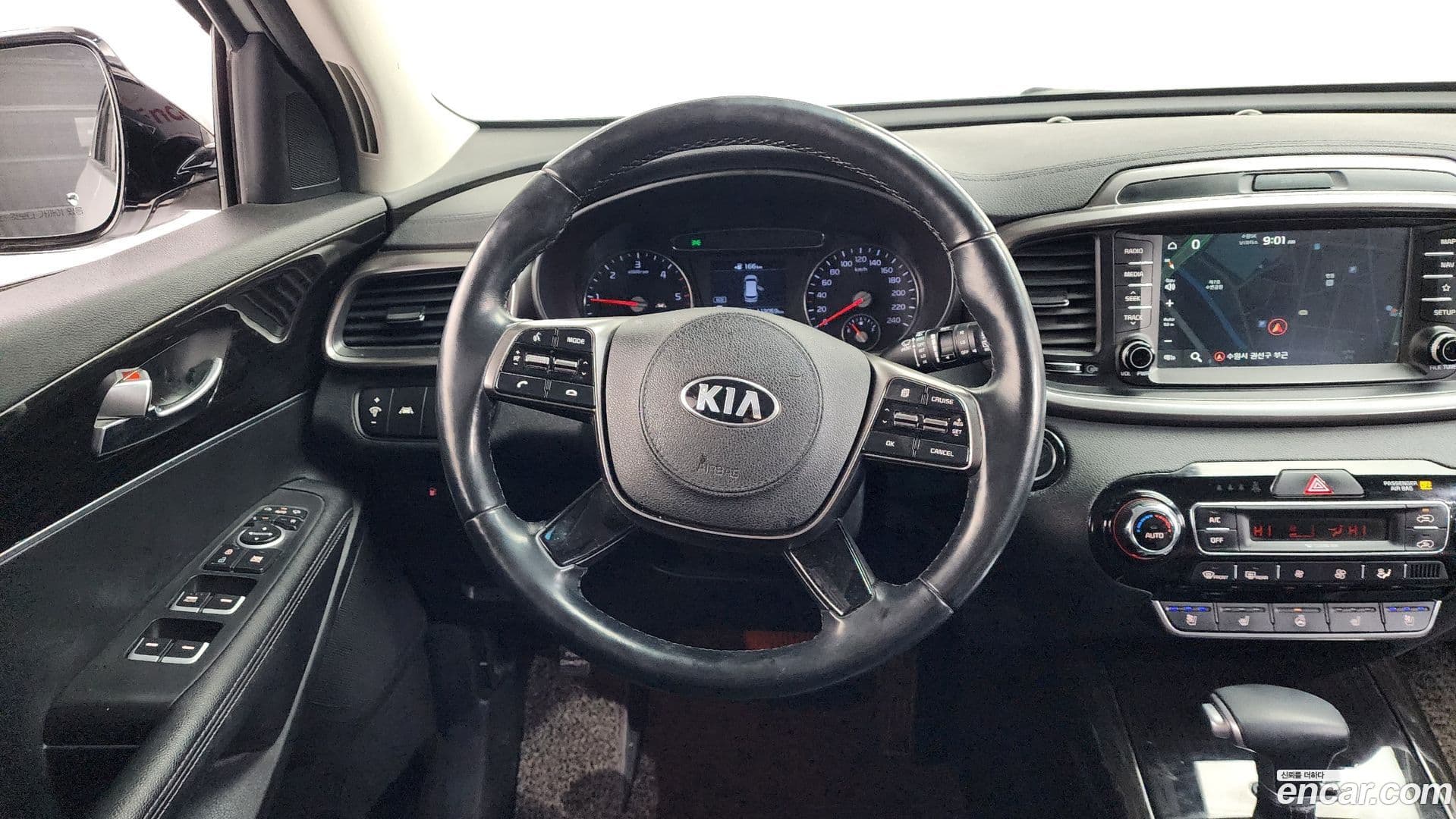 Main__Slider__Photo:Sorento Kia 2019.11-12