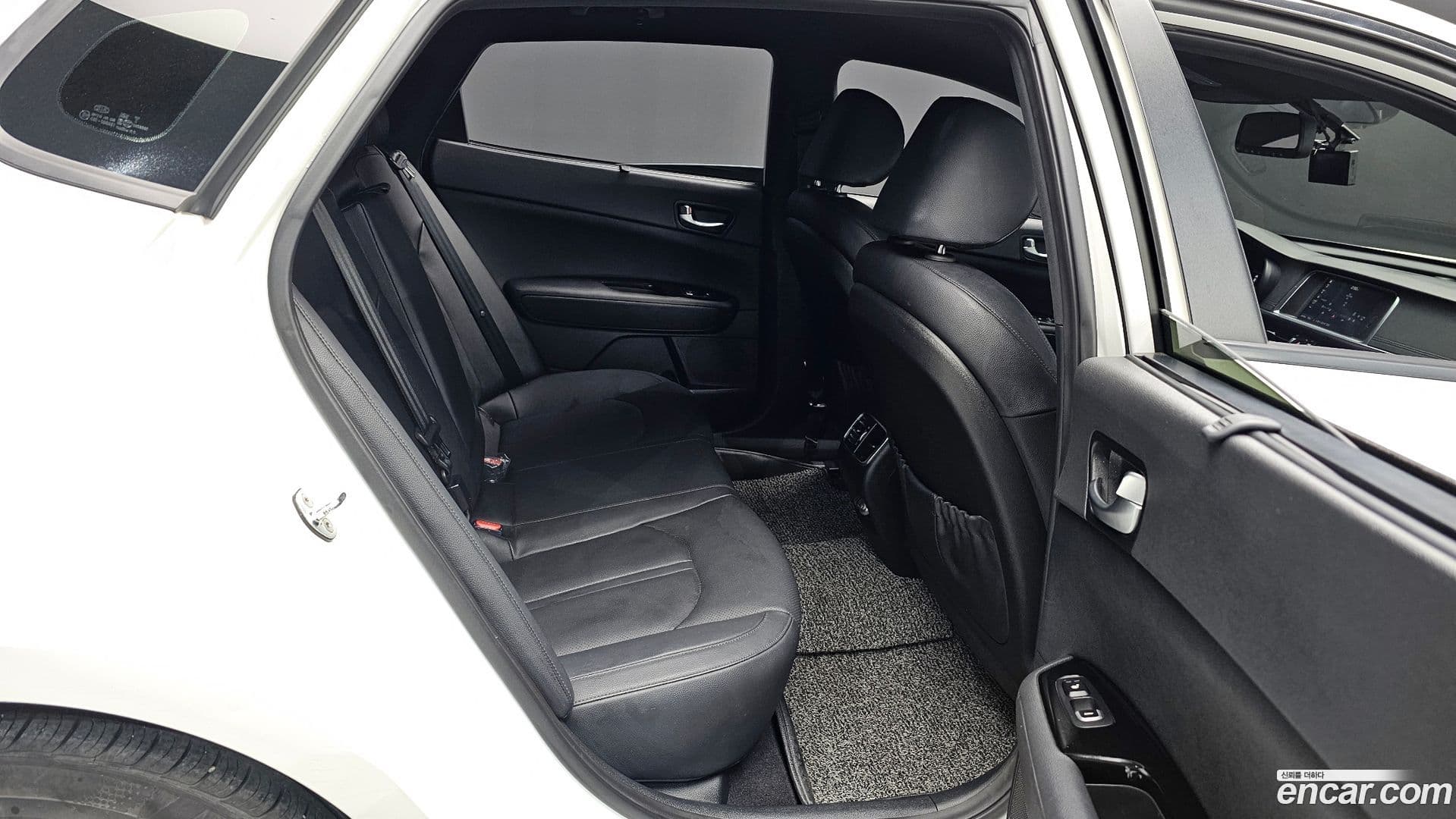 Main__Slider__Photo:K5 Kia 2017.0-11