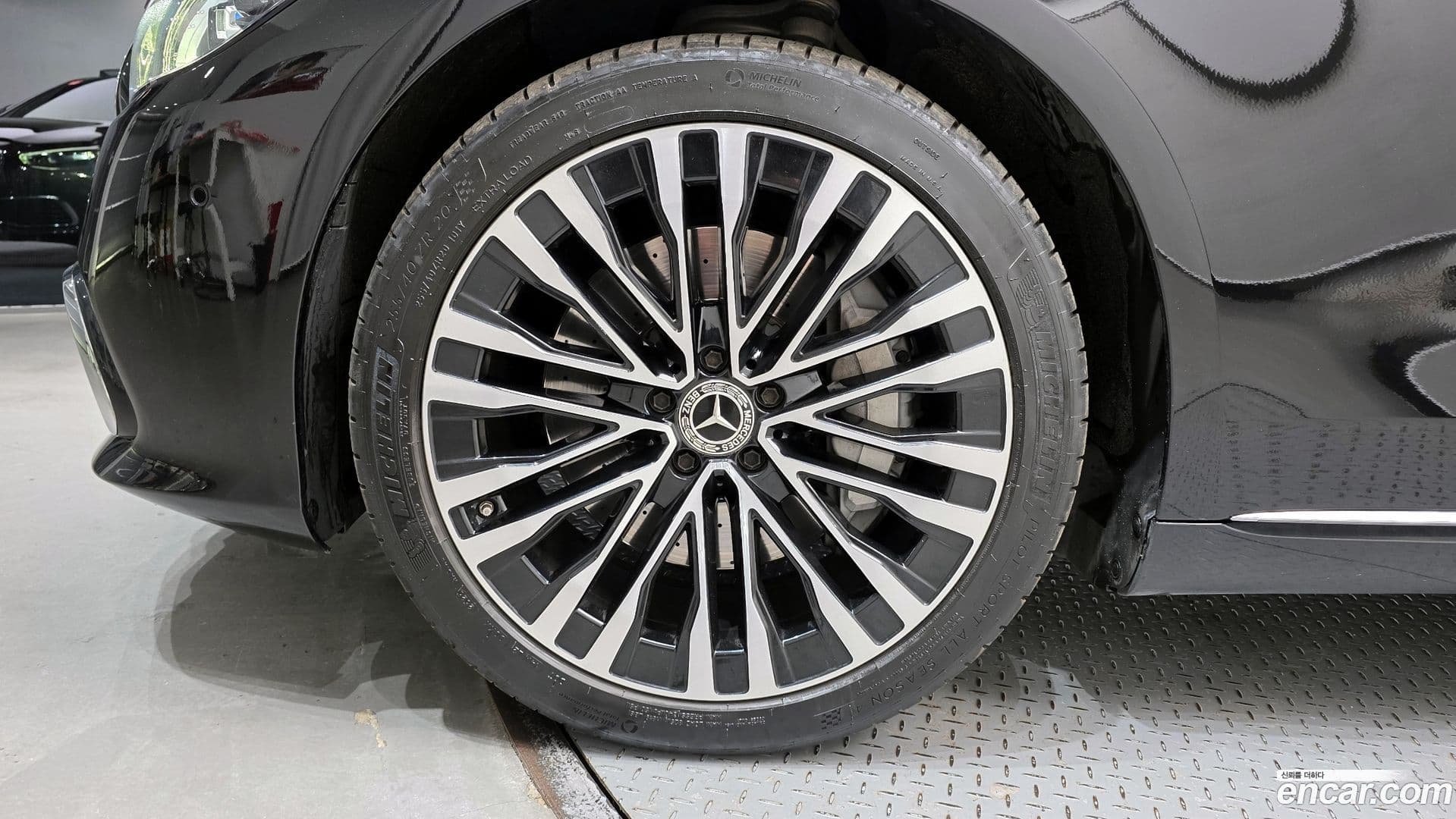 Main__Slider__Photo:S-Class Mercedes-Benz 2023.1-4