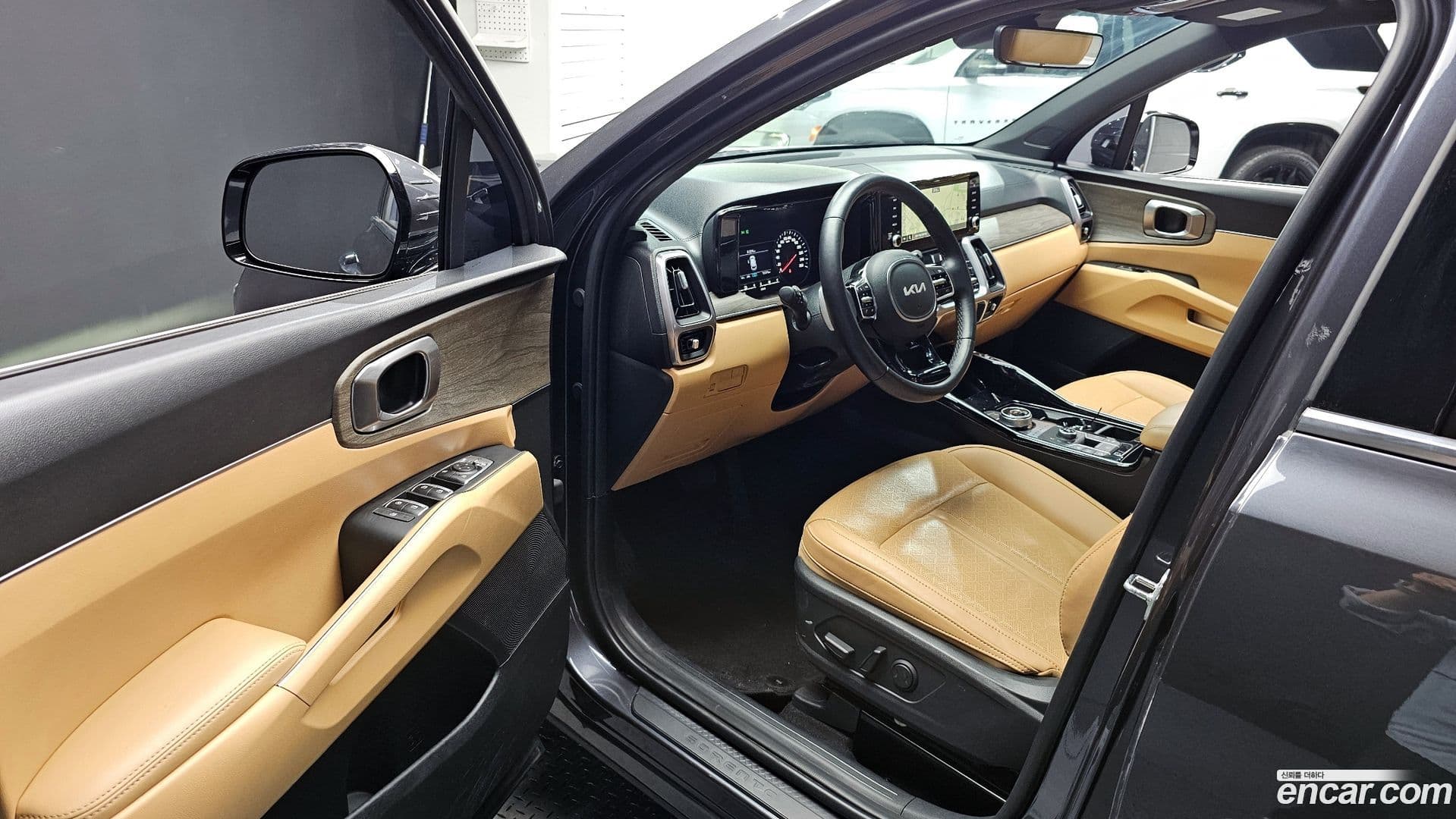 Main__Slider__Photo:Sorento Kia 2023.6-9