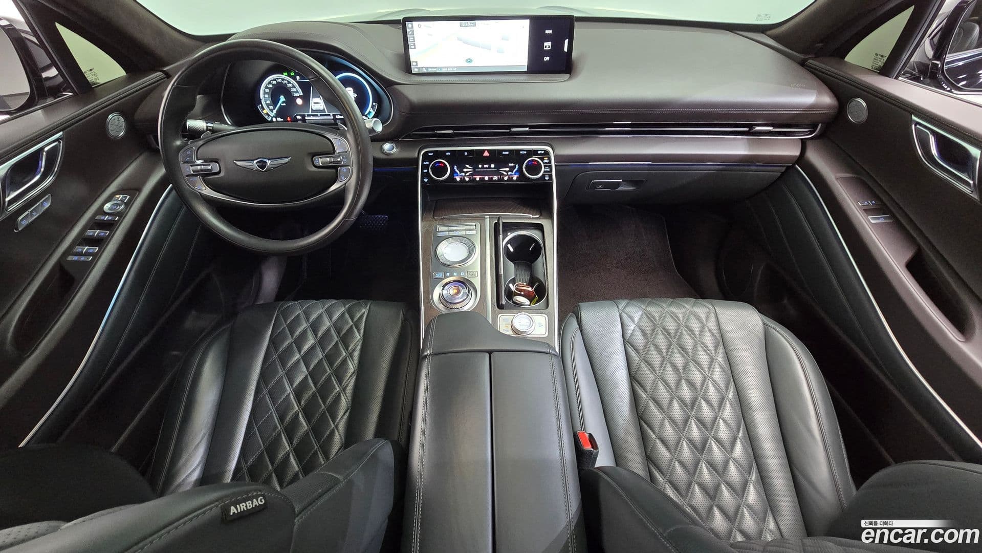 Main__Slider__Photo:GV80 Genesis 2022.3-6