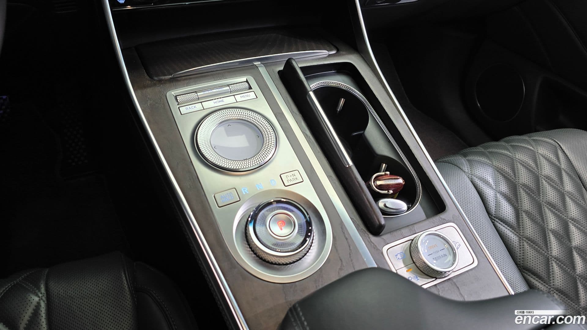 Main__Slider__Photo:GV80 Genesis 2022.3-8