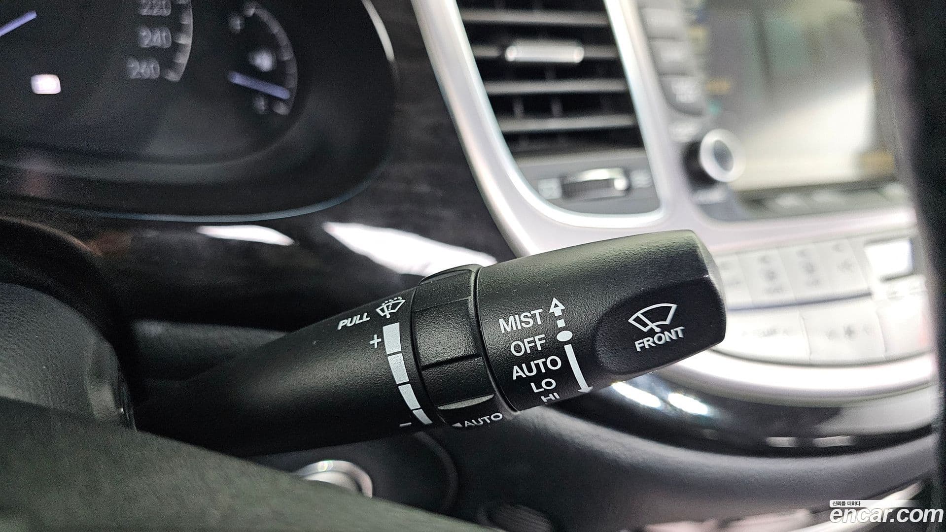 Main__Slider__Photo:Genesis Hyundai 2012.0-15