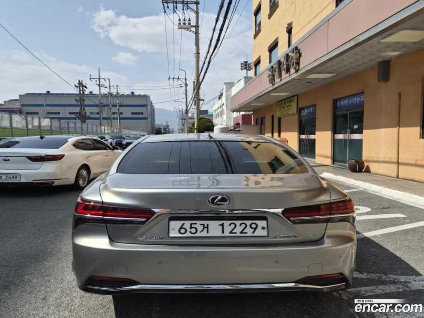 LS Lexus 2018.0-OUTER-002