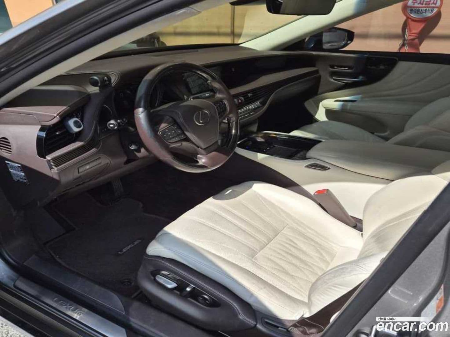 Main__Slider__Photo:LS Lexus 2018.0-5