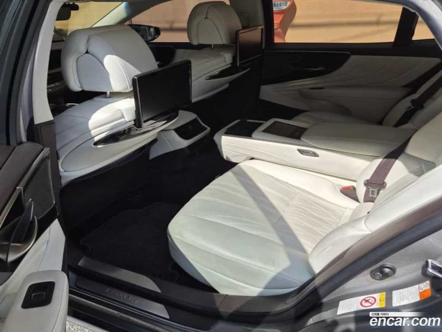 LS Lexus 2018.0-INNER-007