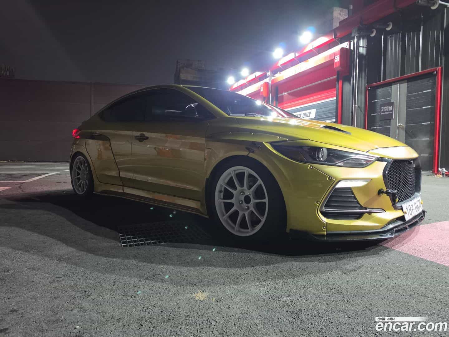 AVANTE Hyundai 2016.5-OUTER-002