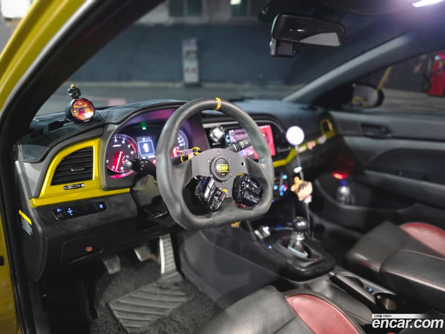 AVANTE Hyundai 2016.5-INNER-008