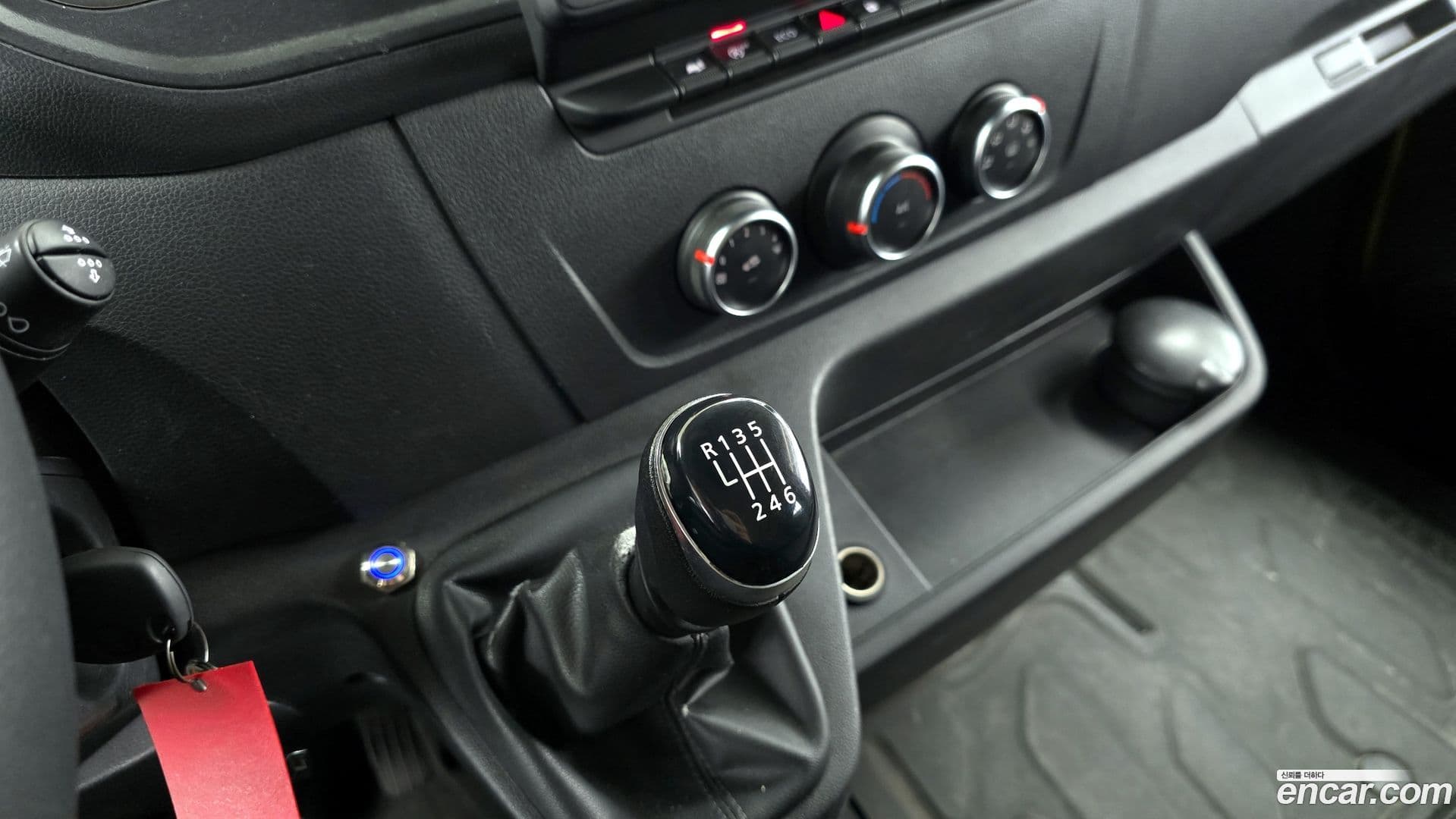 Main__Slider__Photo:Master Renault-KoreaSamsung 2020.5-8