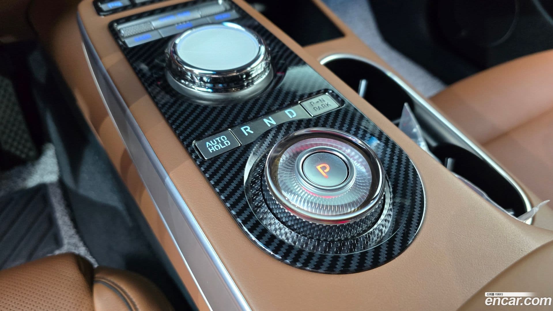 Main__Slider__Photo:GV70 Genesis 2022.6-8