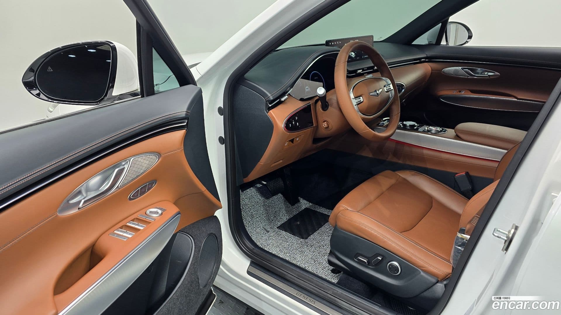 Main__Slider__Photo:GV70 Genesis 2022.6-10