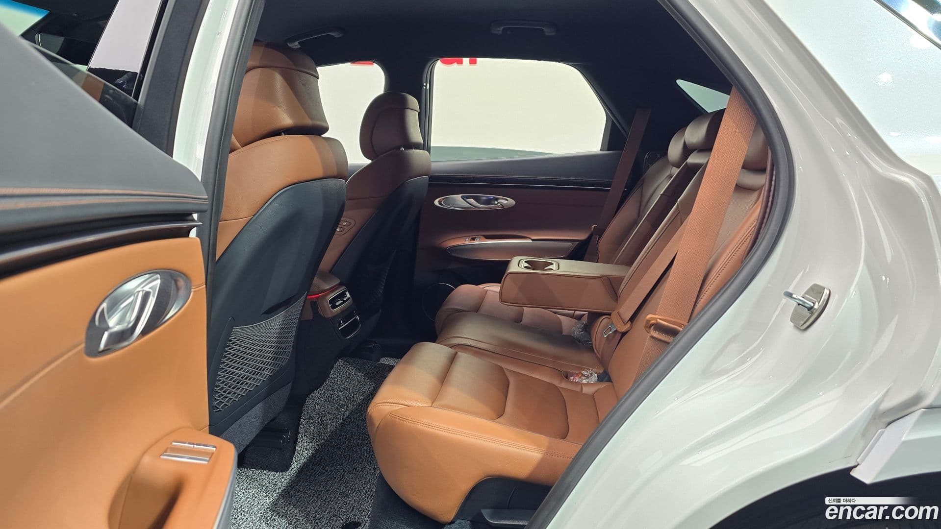 Main__Slider__Photo:GV70 Genesis 2022.6-11