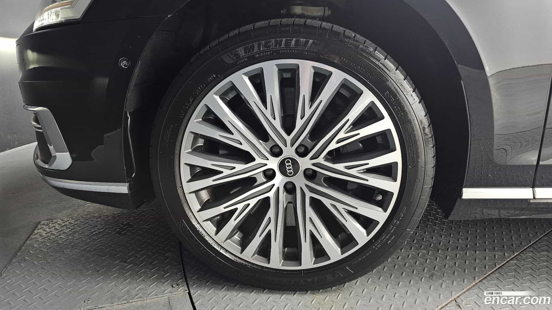 A8 Audi 2021.11-OUTER-005