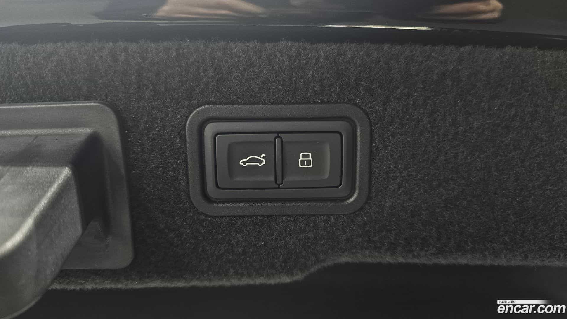 A8 Audi 2021.11-OPTION-024