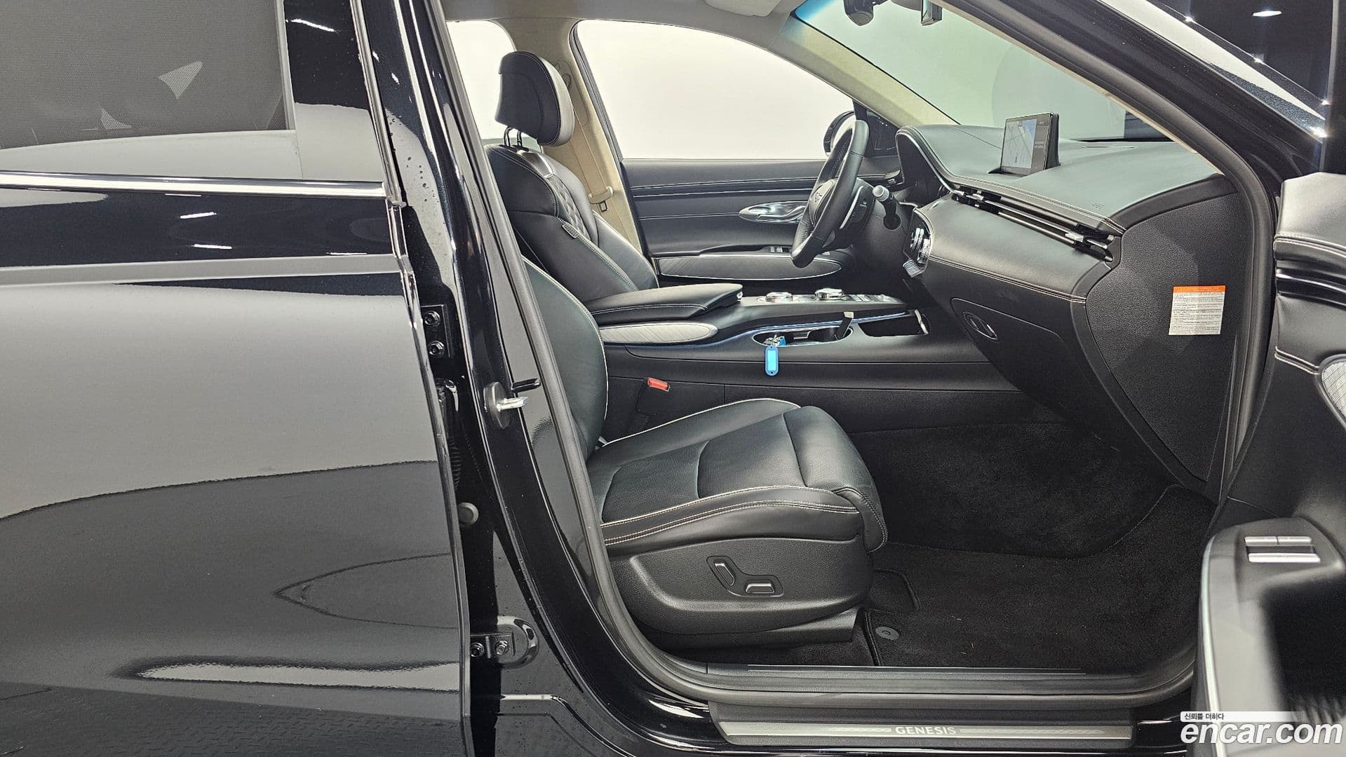 Main__Slider__Photo:GV70 Genesis 2022.7-9