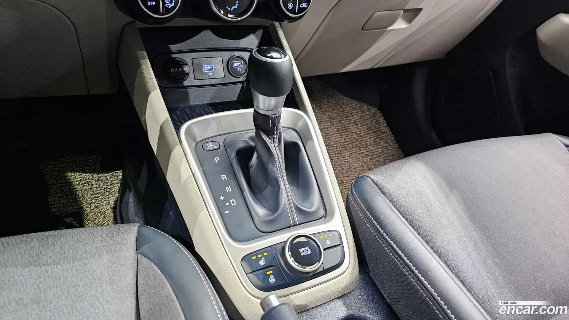 Venue Hyundai 2019.11-INNER-009