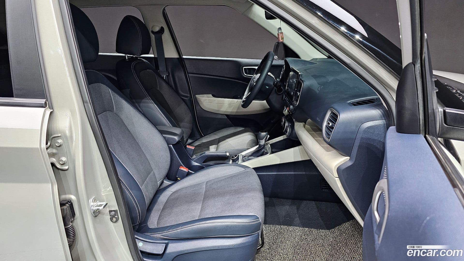 Main__Slider__Photo:Venue Hyundai 2019.11-9