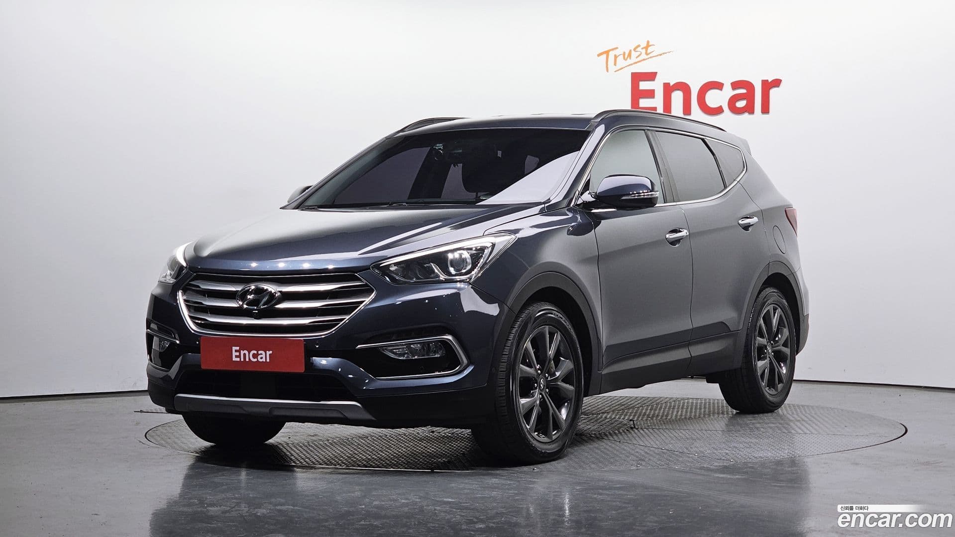 Main__Slider__Photo:Santafe Hyundai 2015.6-0