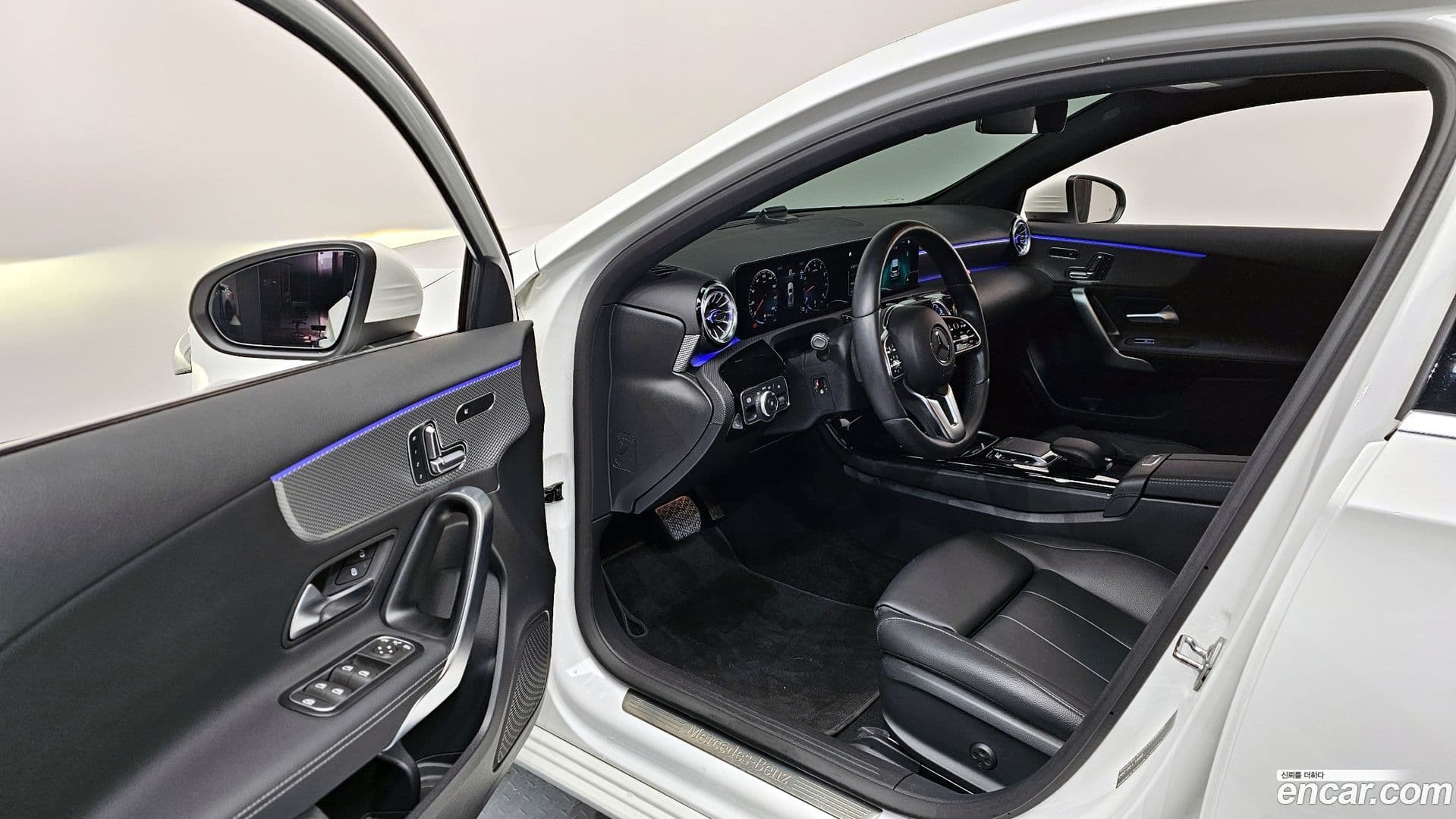 Main__Slider__Photo:A-Class Mercedes-Benz 2022.11-10