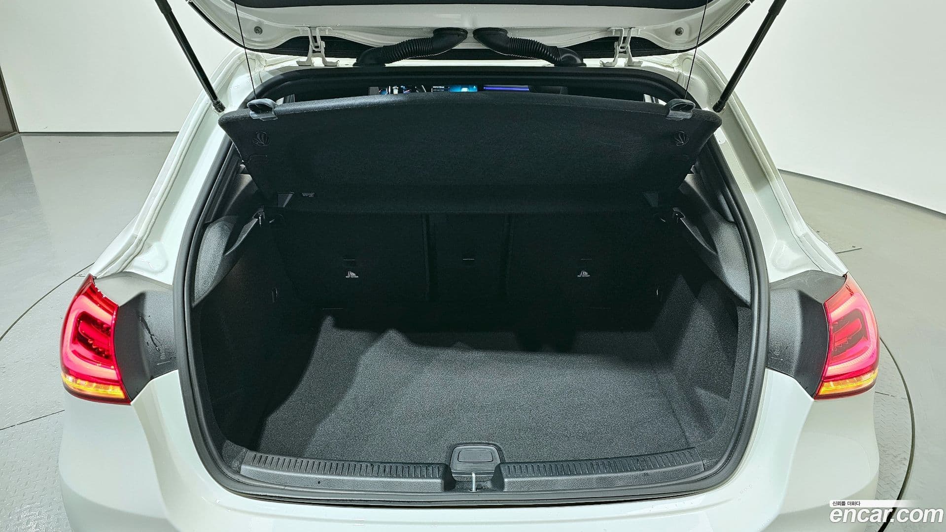 Main__Slider__Photo:A-Class Mercedes-Benz 2022.11-19