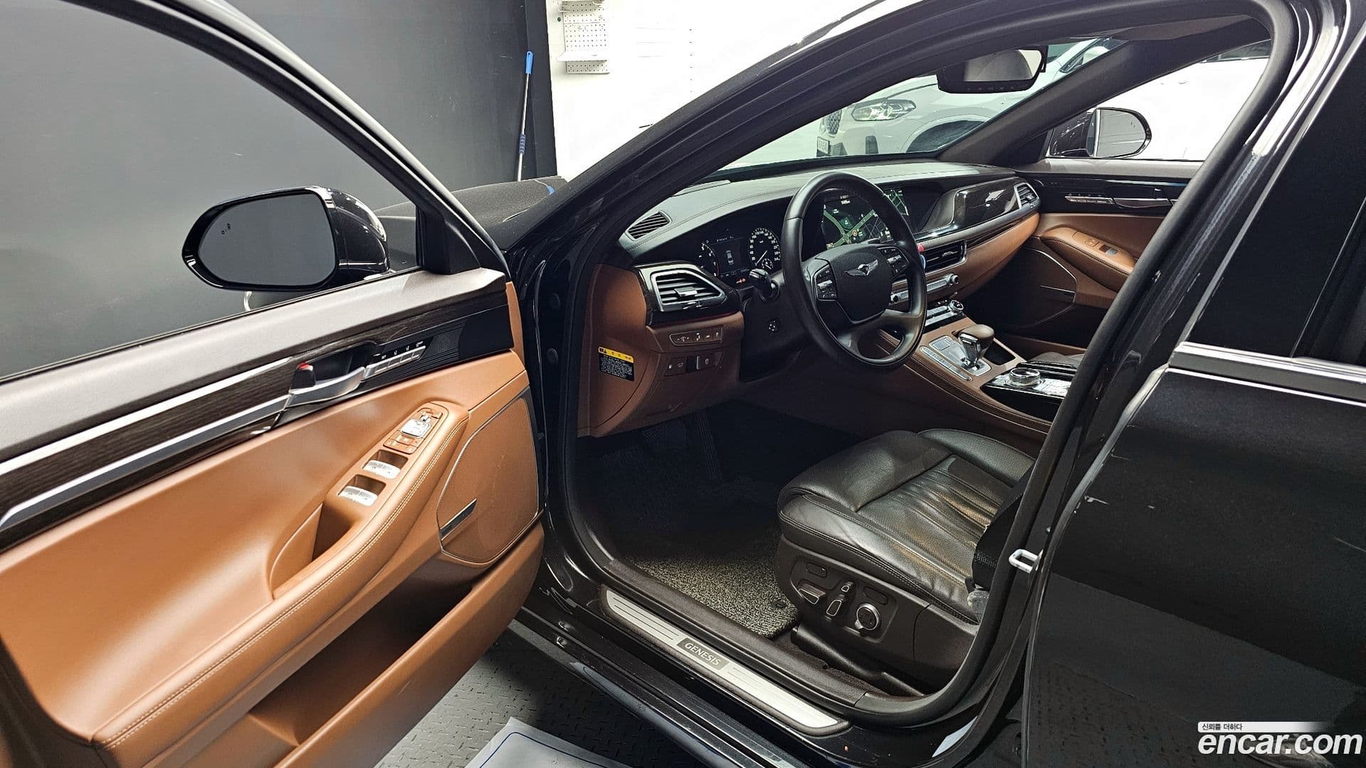 Main__Slider__Photo:G90 Genesis 2019.0-9