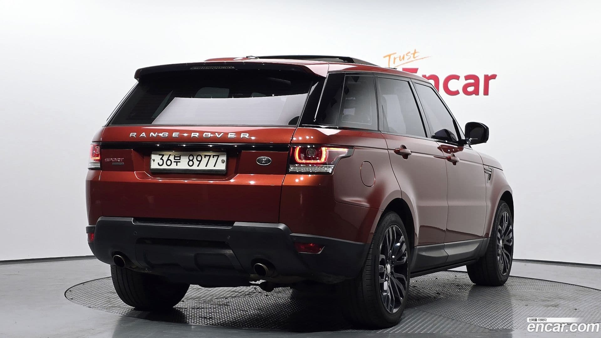 Main__Slider__Photo:Range Rover Sport Land Rover 2014.3-1