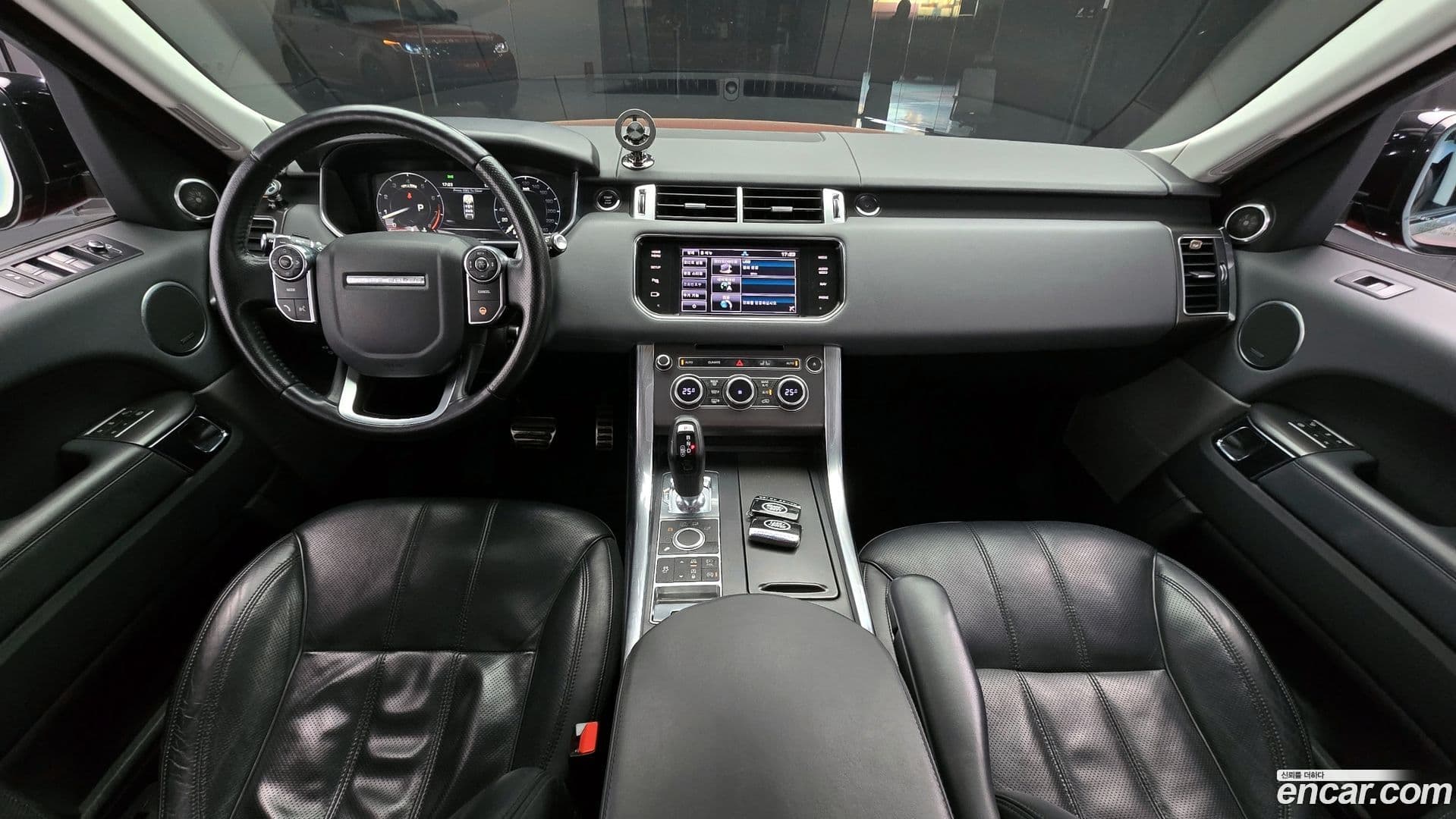 Main__Slider__Photo:Range Rover Sport Land Rover 2014.3-6
