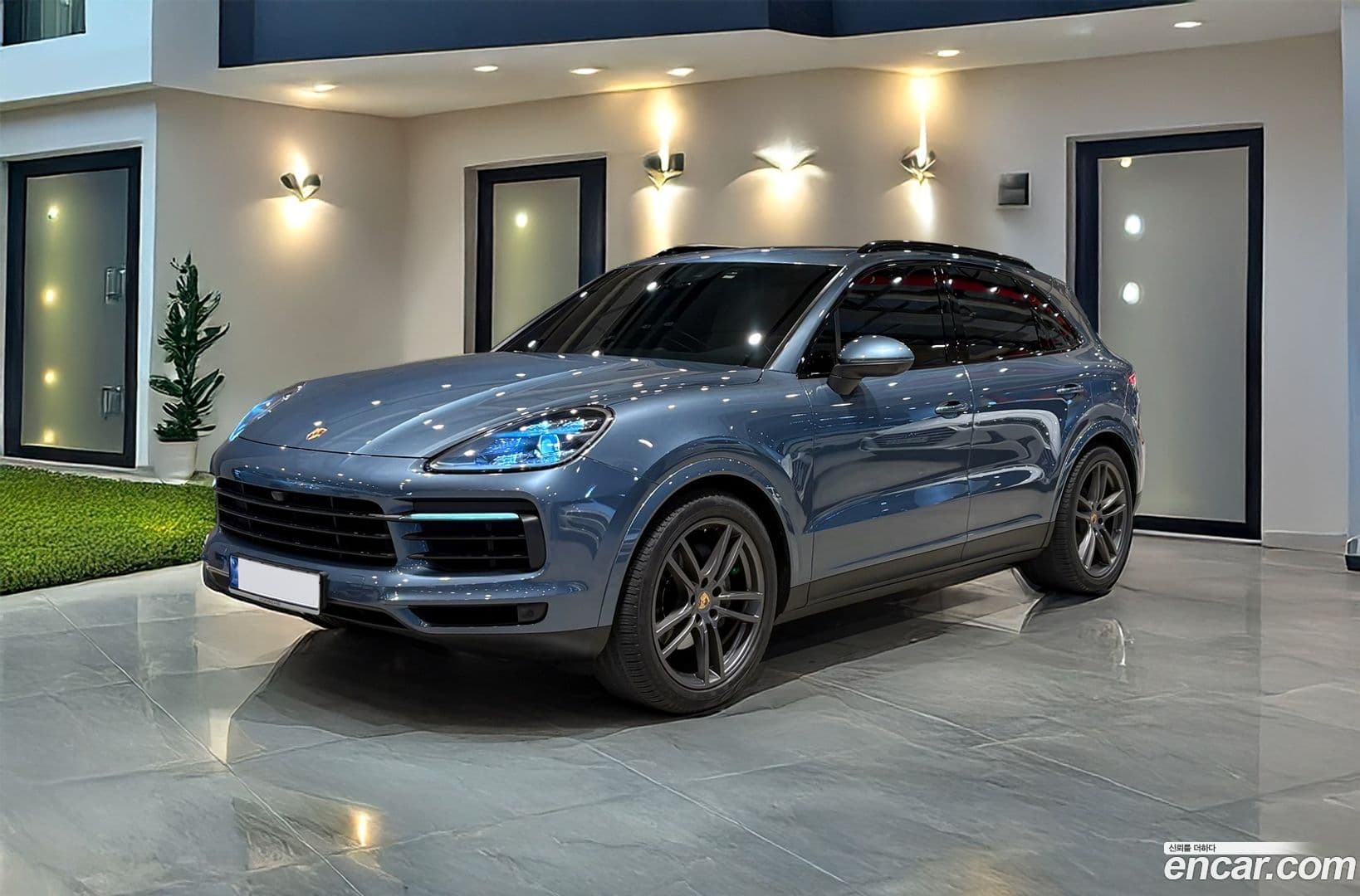 Main__Slider__Photo:Cayenne Porsche 2019.2-0