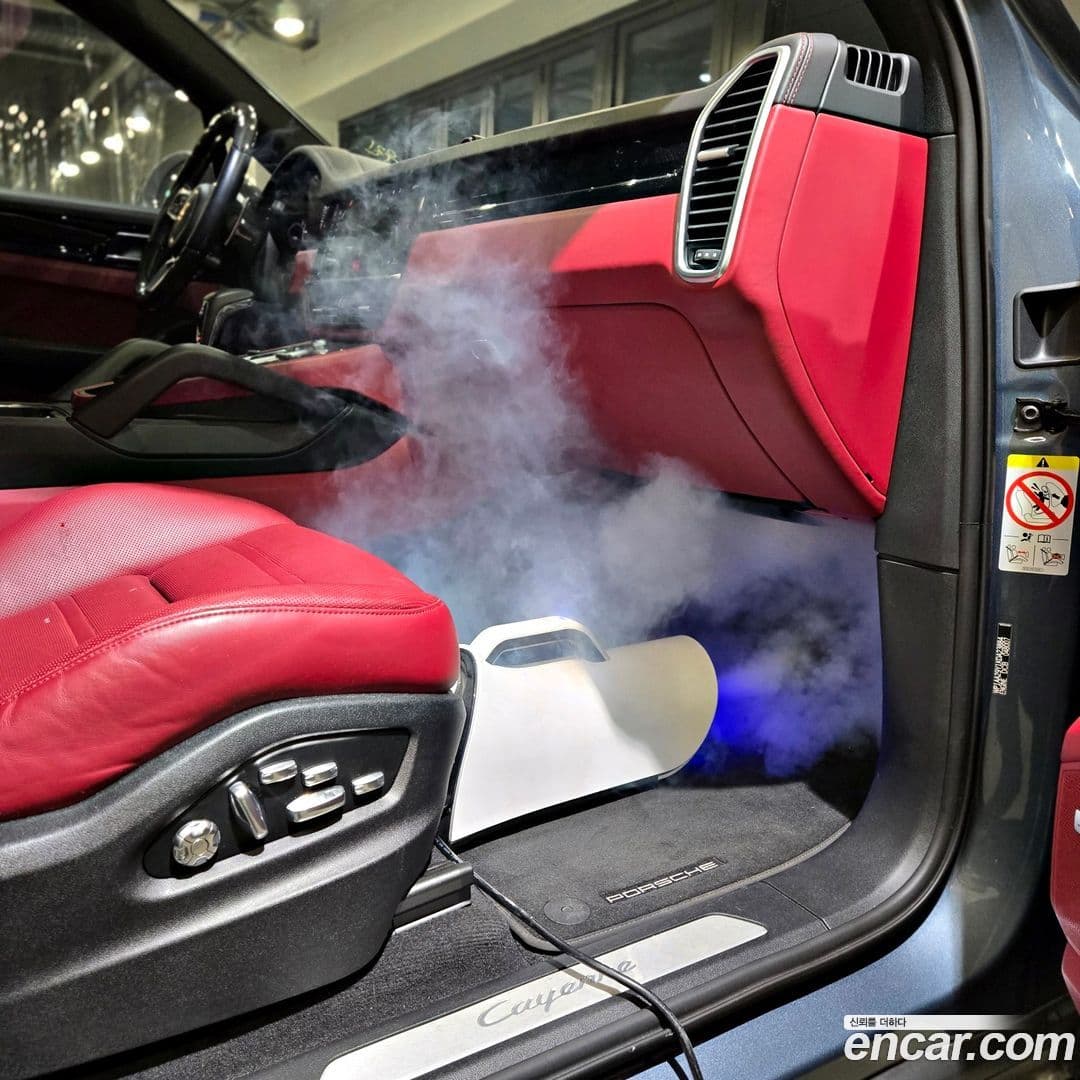 Main__Slider__Photo:Cayenne Porsche 2019.2-1