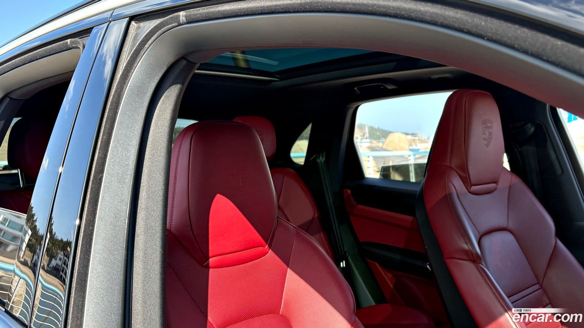 Main__Slider__Photo:Cayenne Porsche 2019.2-12