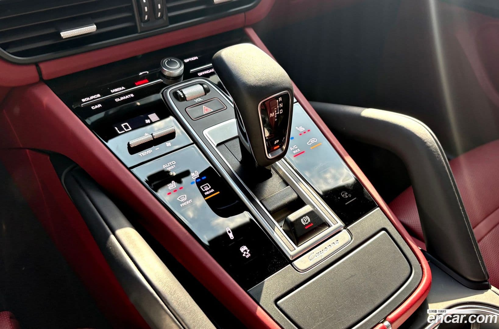 Main__Slider__Photo:Cayenne Porsche 2019.2-17