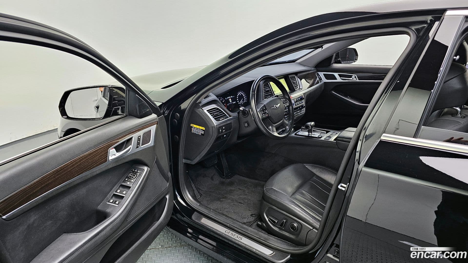 Main__Slider__Photo:G80 Genesis 2017.2-10