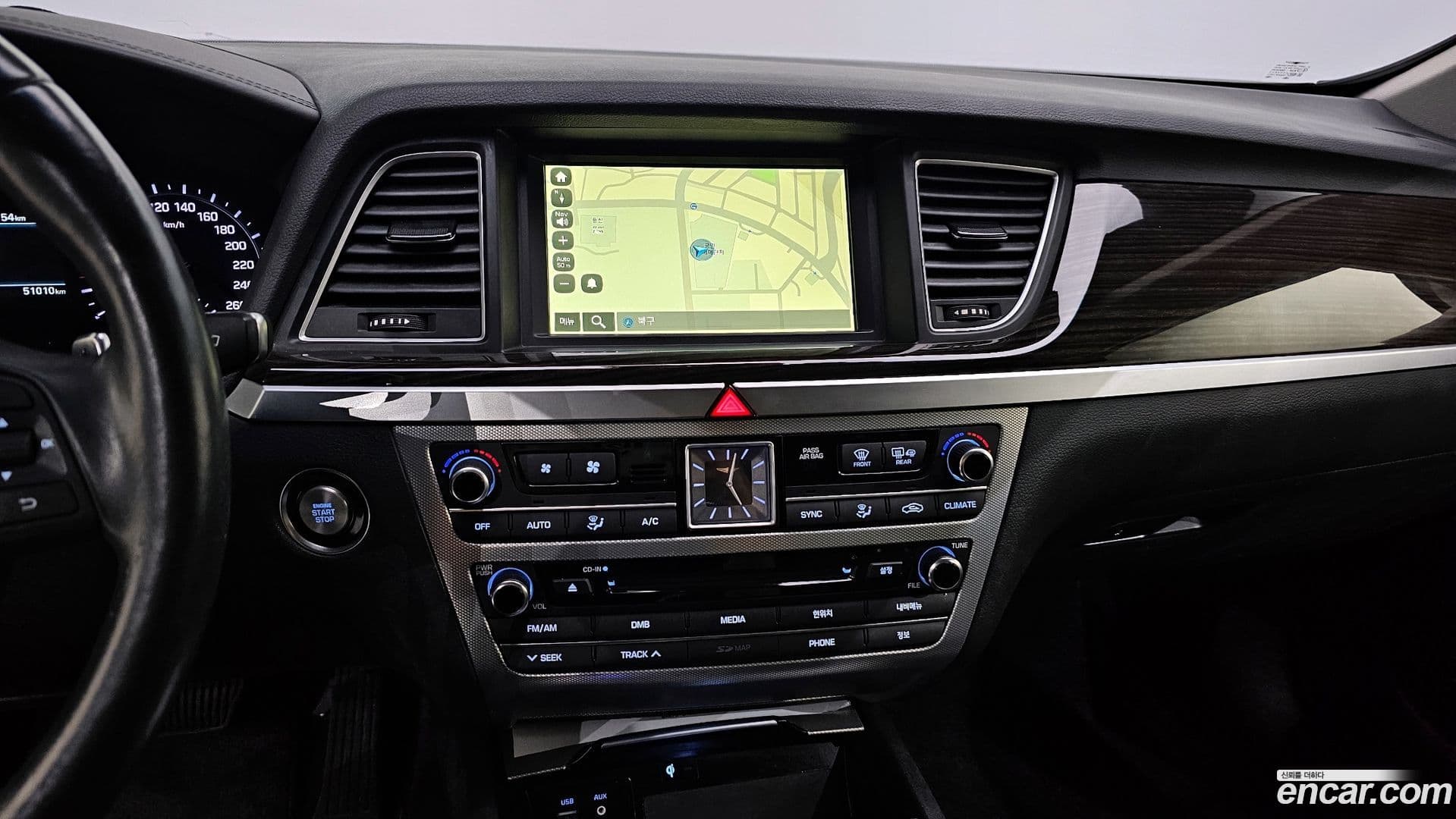 Main__Slider__Photo:G80 Genesis 2017.2-13