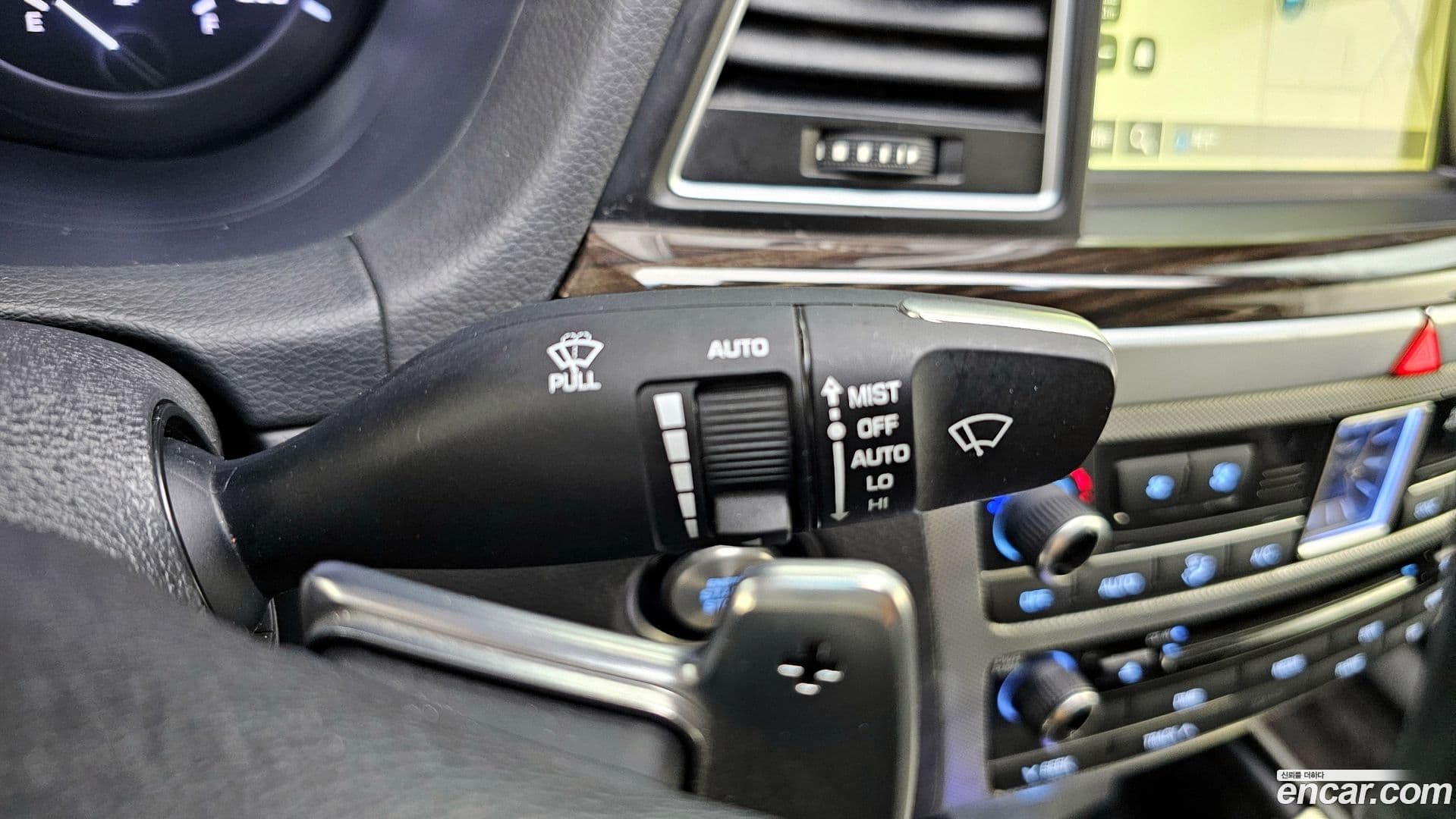 Main__Slider__Photo:G80 Genesis 2017.2-15