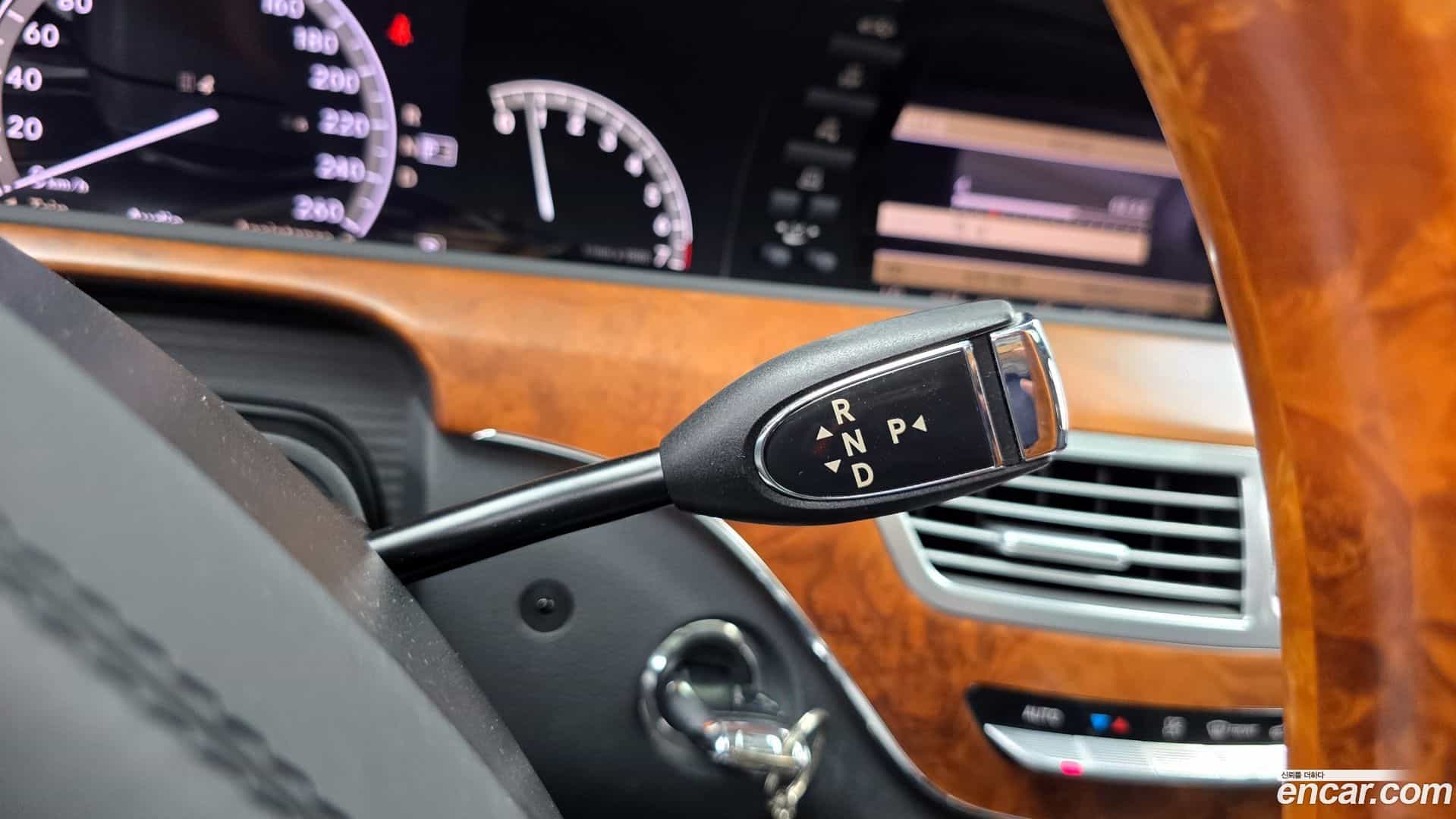 S-Class Mercedes-Benz 2005.11-INNER-009