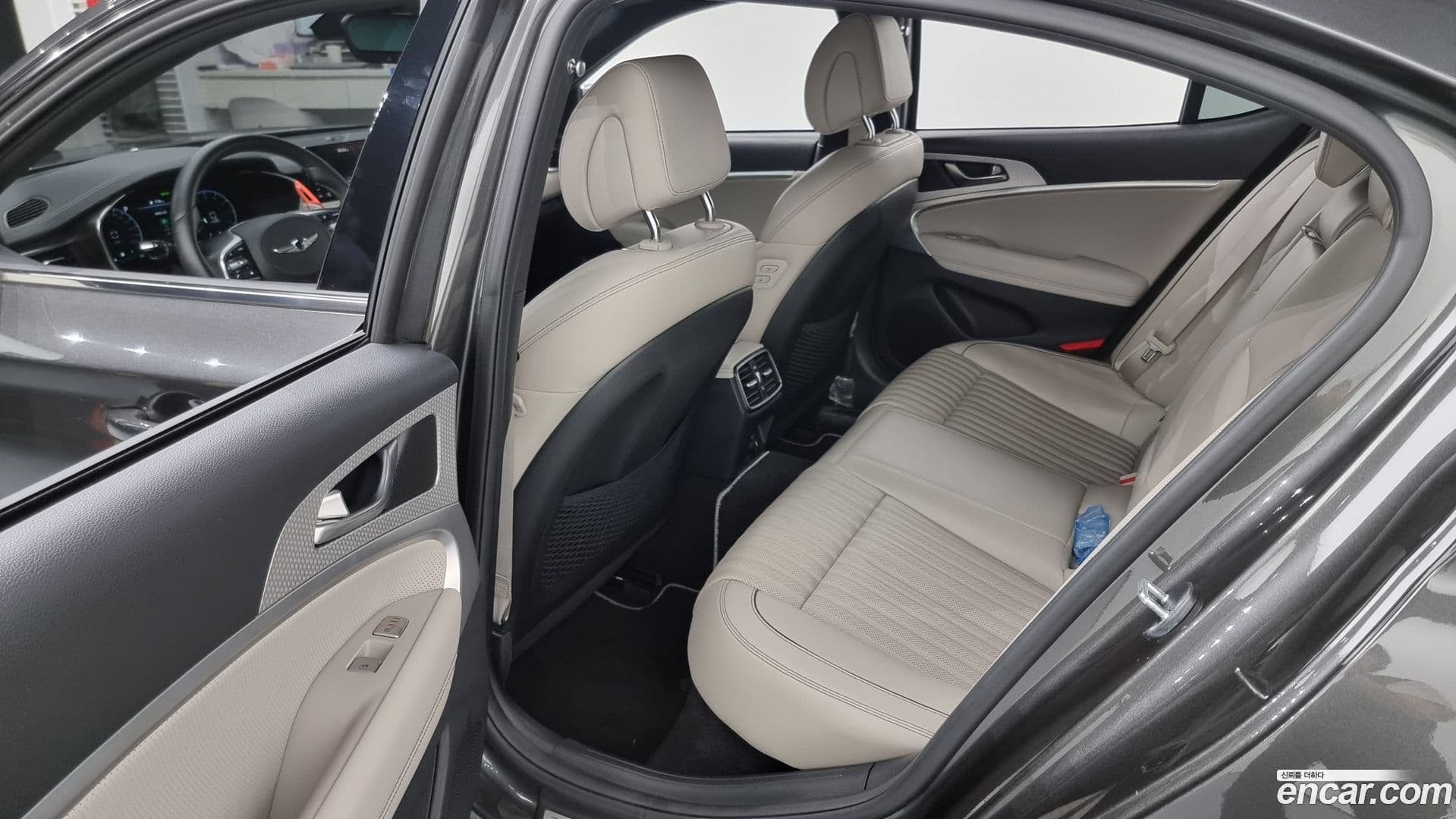 Main__Slider__Photo:G70 Genesis 2022.7-12