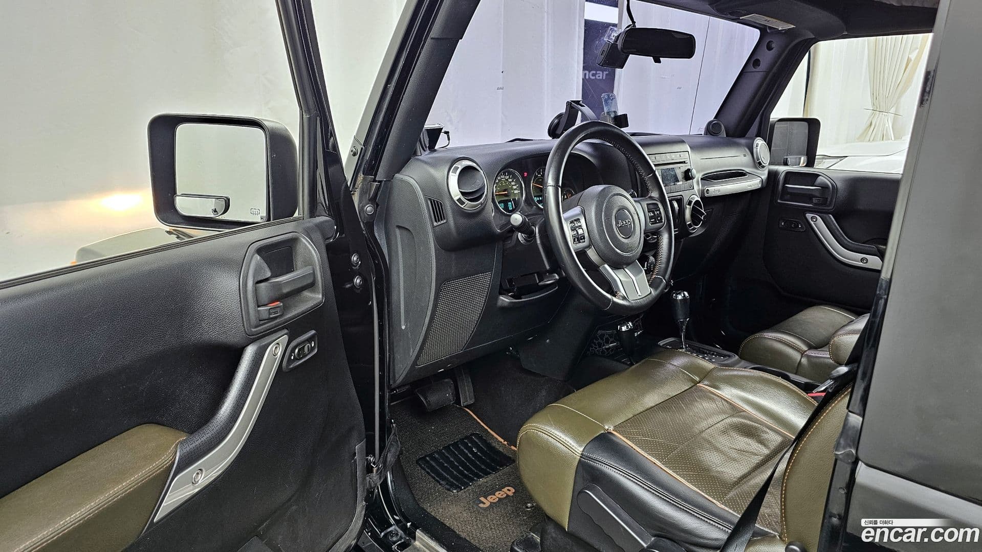 Main__Slider__Photo:Wrangler Jeep 2011.11-9