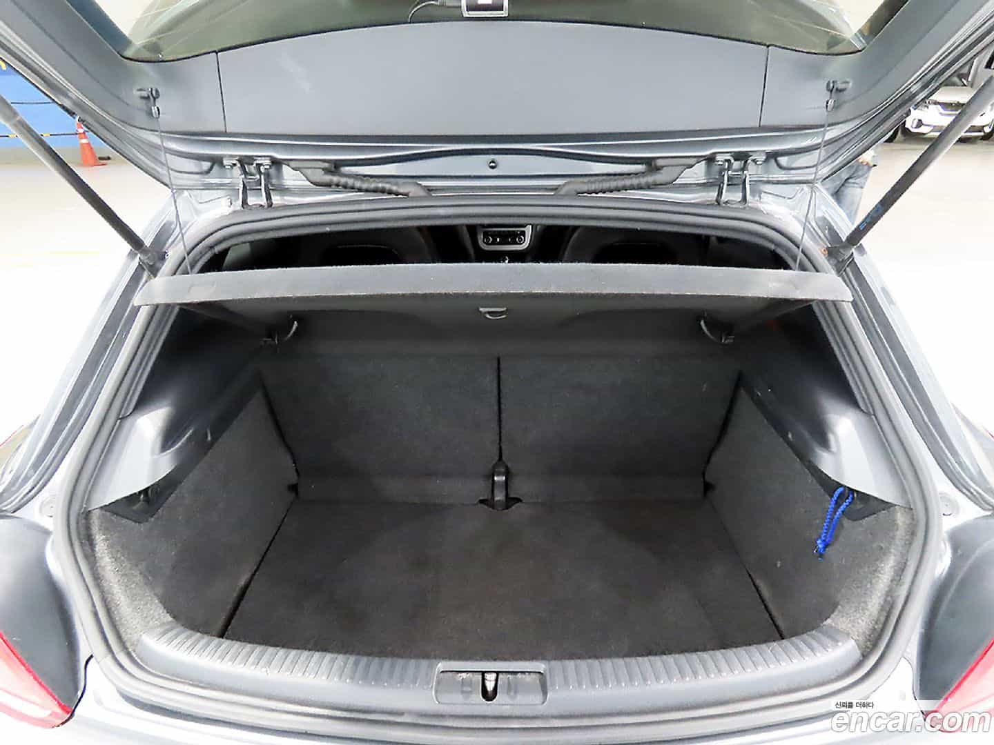 Scirocco Volkswagen 2012.10-OPTION-022