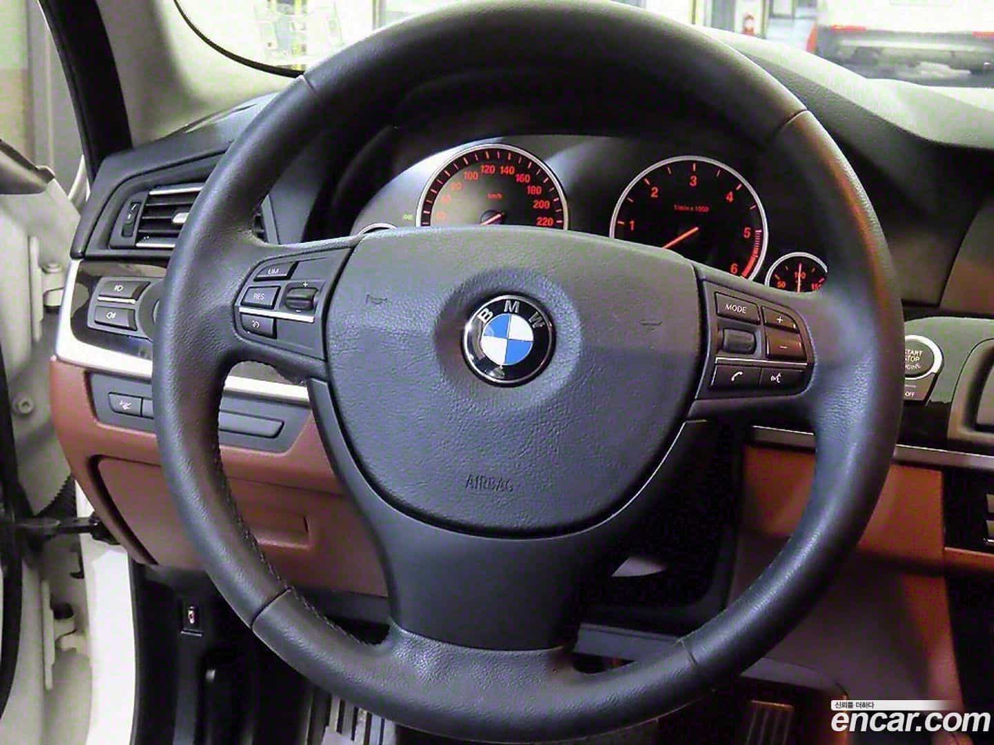 5-Series BMW 2012.5-INNER-008