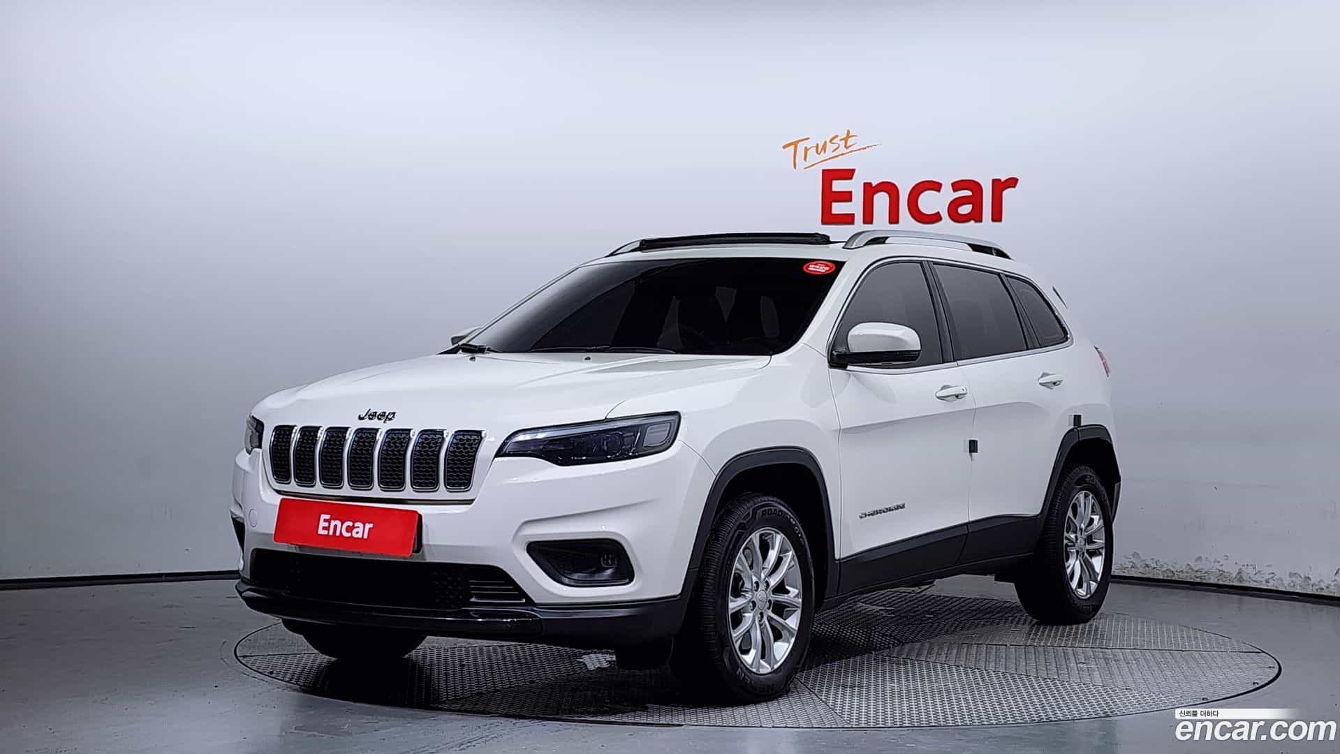 Cherokee Jeep 2018.10-OUTER-001