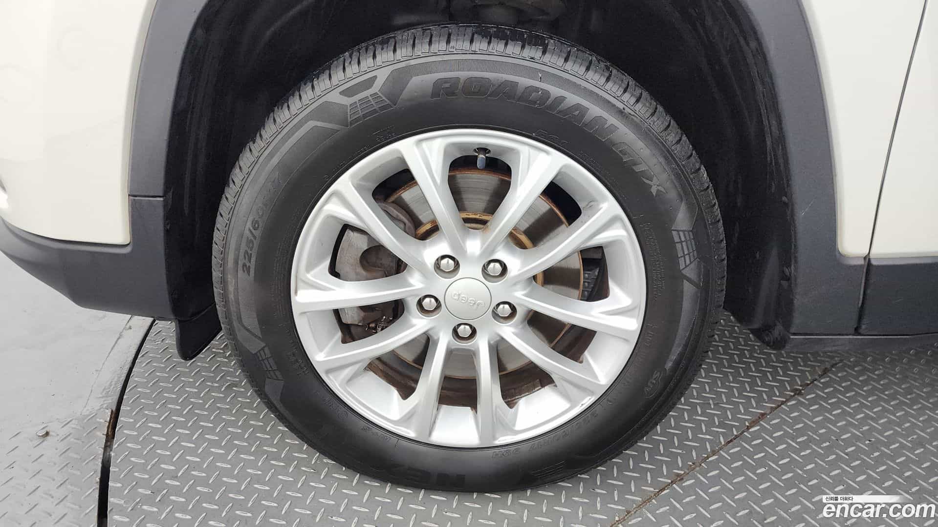 Cherokee Jeep 2018.10-OUTER-005