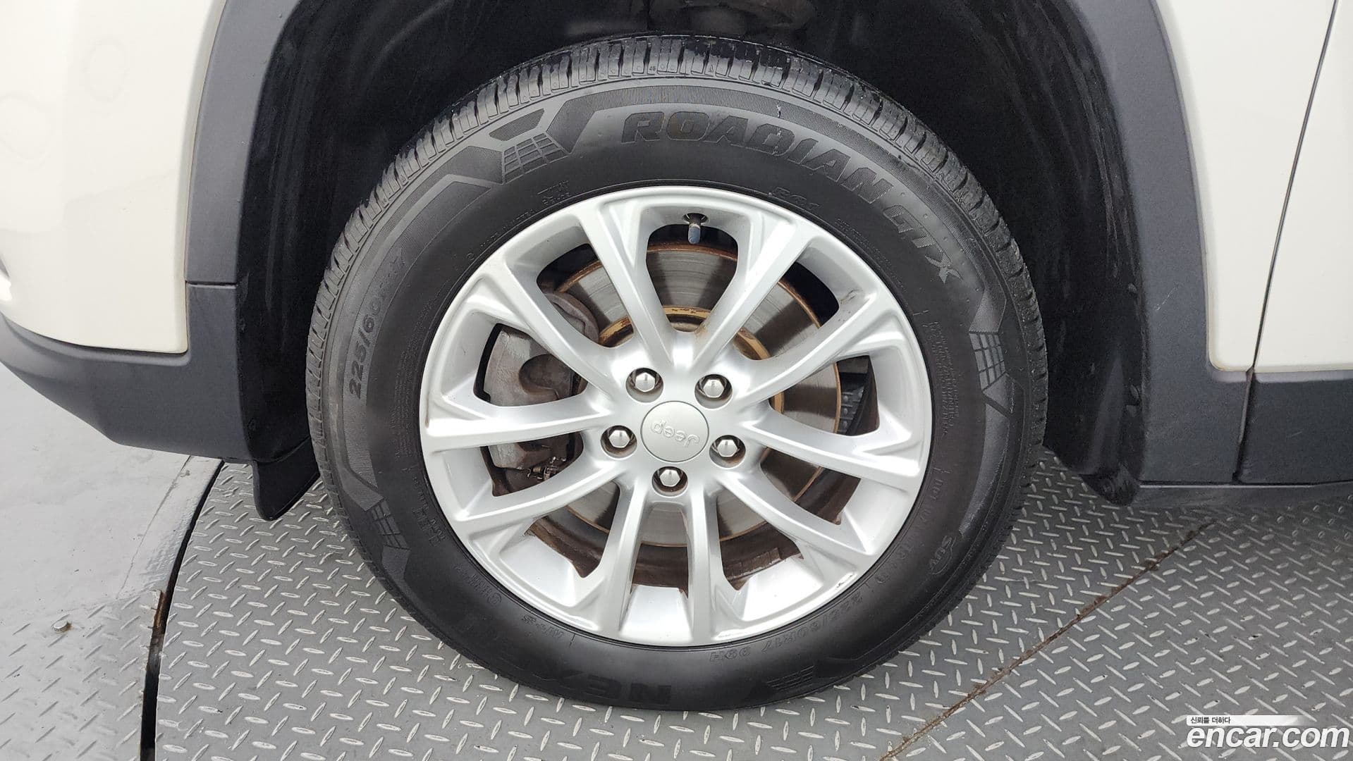 Main__Slider__Photo:Cherokee Jeep 2018.10-4