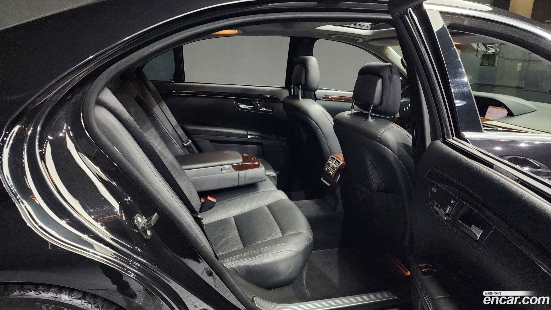 Main__Slider__Photo:S-Class Mercedes-Benz 2011.4-11