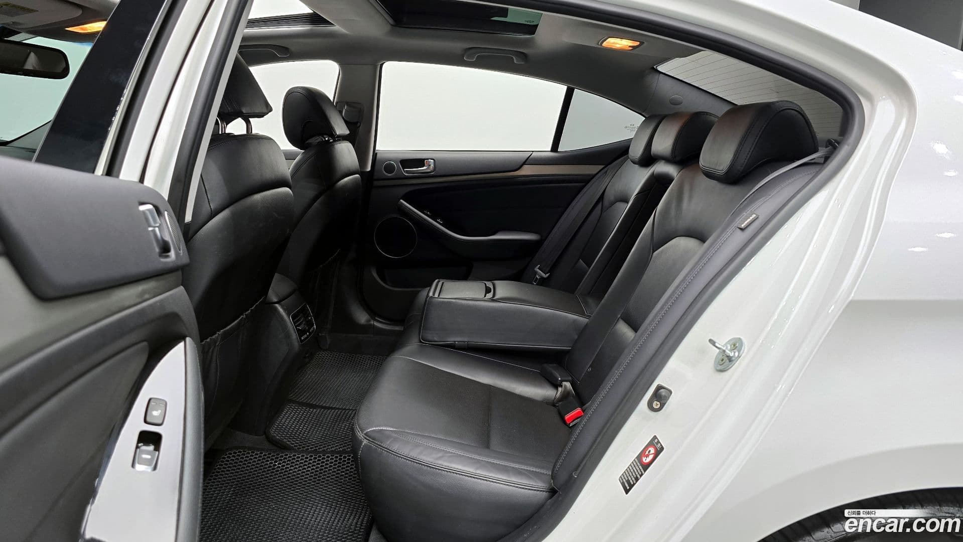 Main__Slider__Photo:K7 Kia 2015.0-11