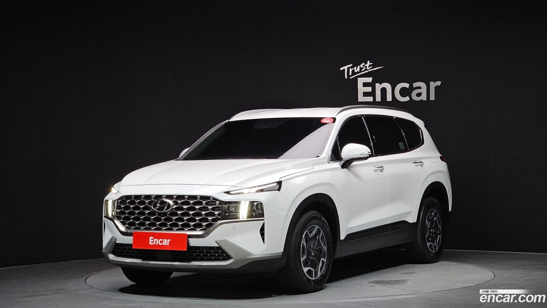 Main__Slider__Photo:Santafe Hyundai 2023.0-0