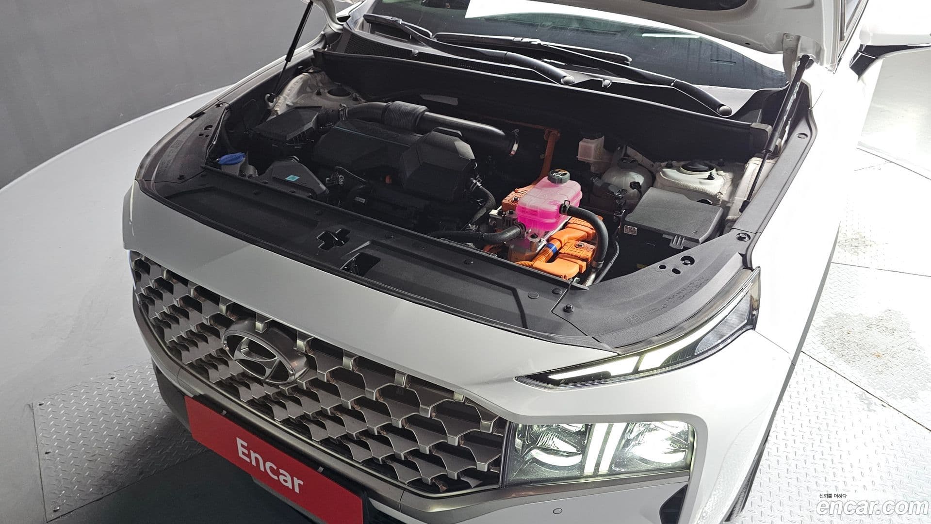 Main__Slider__Photo:Santafe Hyundai 2023.0-5